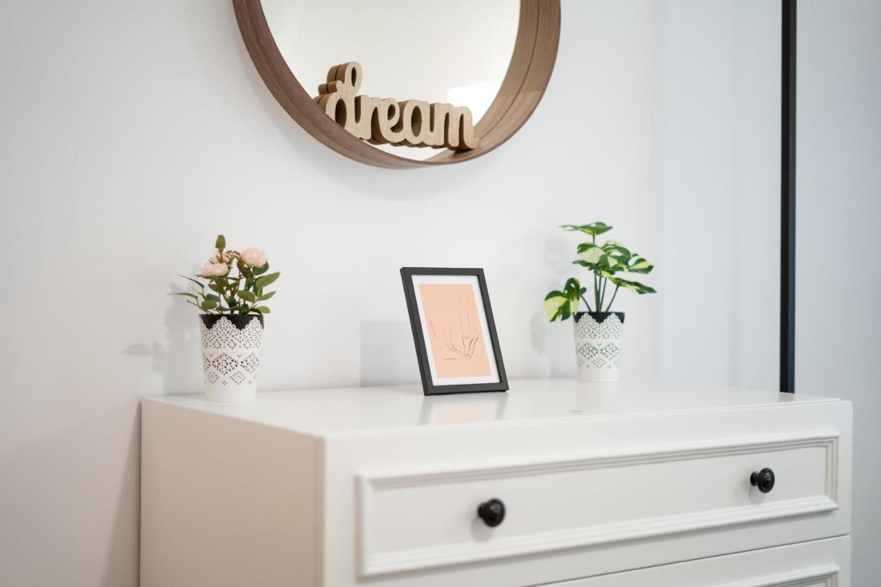 Ikos Central Spacious Apartment Tesalonika Bagian luar foto