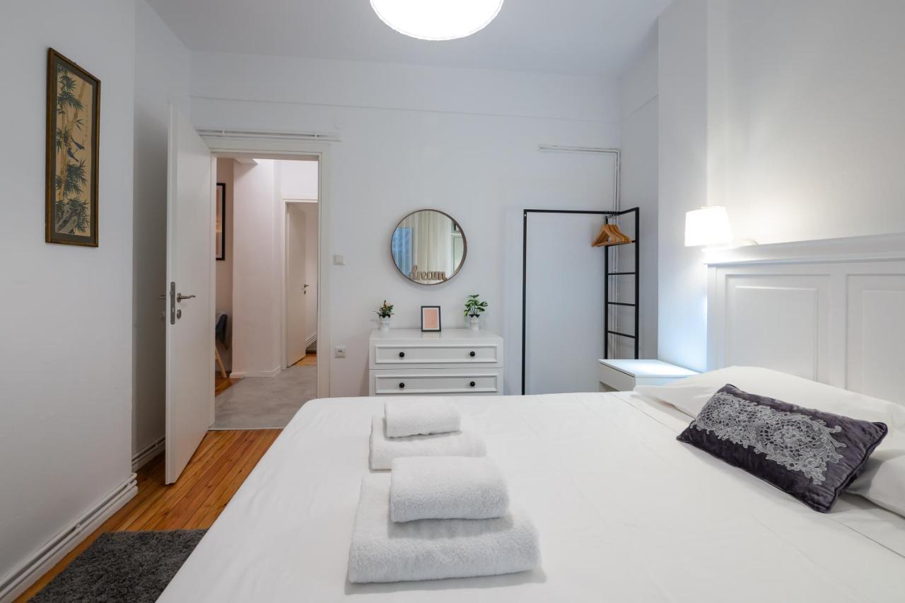 Ikos Central Spacious Apartment Tesalonika Bagian luar foto